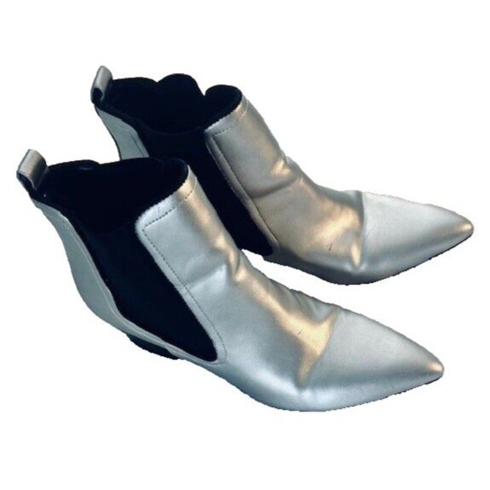 GUESS Stanford Y2K Metallic Silver Faux Leather Blk Stretchy Ankle  Booties 8
